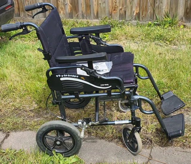Karma KM-8000 series wheelchair foldable as-new with detachable footplates