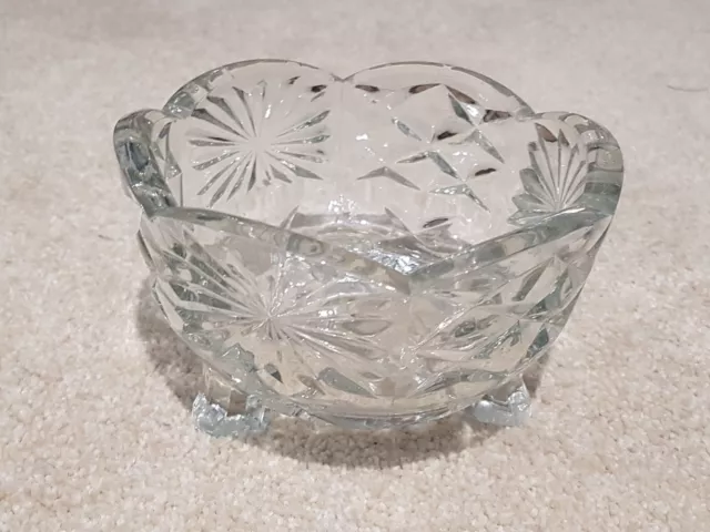 Stunning Chunky Scallop Edge Pattern Cut Glass Crystal Bowl Dish On Feet