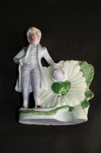 Personnages en biscuit - Vase