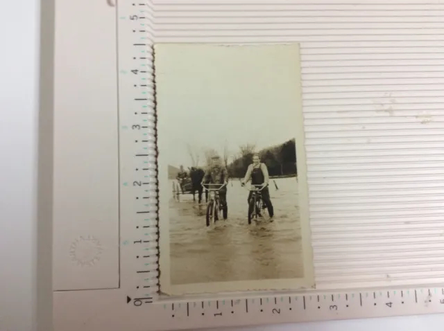 Vintage Original Foto Teenager auf dem Fahrrad Oneonta, New York 18. März 1936 Überschwemmung 12
