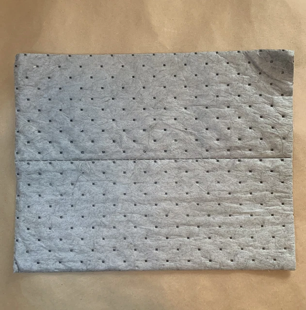 Brady GP100 Oil Absorbent Pads 100pk Wipers Heavy Weight Spills 30 Gal 15"x19"
