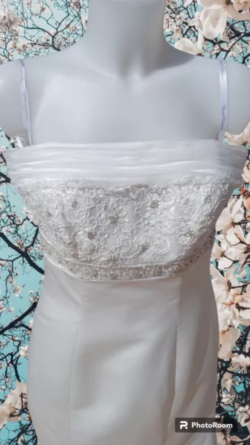 Abito Da Sposa Bianco , Con Coda , Ricamato Con Pietre,Taglia 44 Mai Indossato