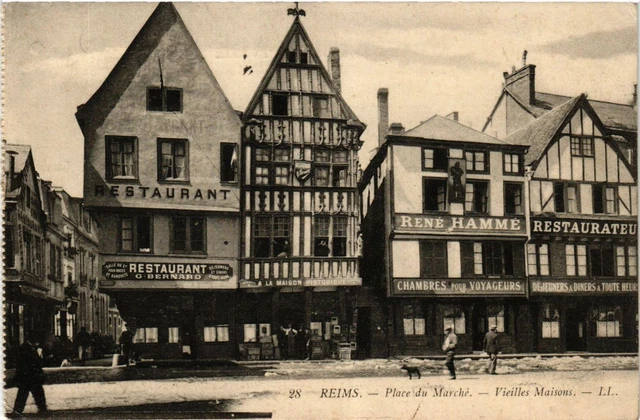 CPA REIMS-Place du Marché Vieilles Maisons (346780)