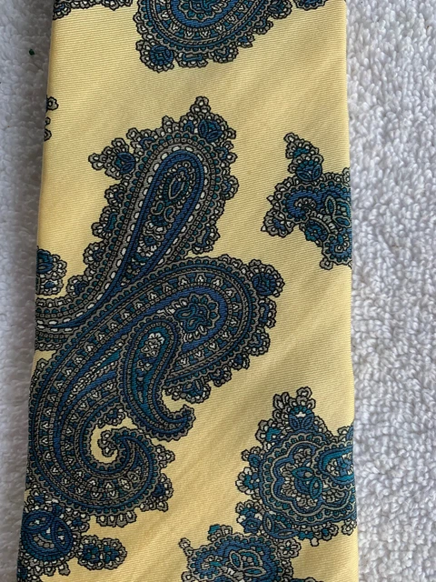 Vintage Harve Benard Necktie Silk Paisley Yellow Blue Tan 3.25 X 57 Classic