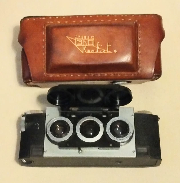 Cámara fotográfica estéreo Realist 2.8 3D 35 mm con tapa y estuche de The David White Co.