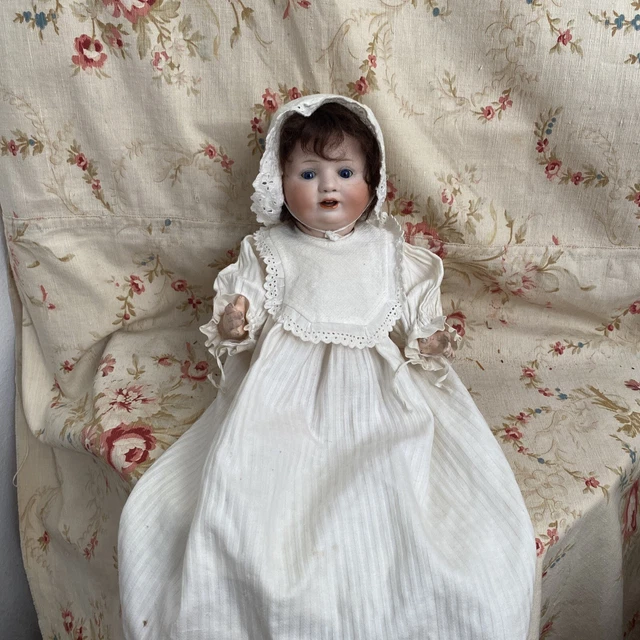 Poupée Ancienne en Porcelaine Artiste - Label Emmaüs