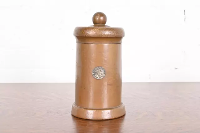 Benedict Studios Arts & Crafts Hammered Copper Humidor, Circa 1910