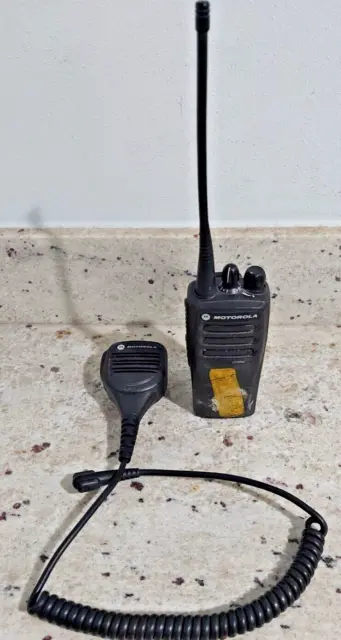 MOTOROLA CP200d UHF  Portable Two-Way Radio with Mic
