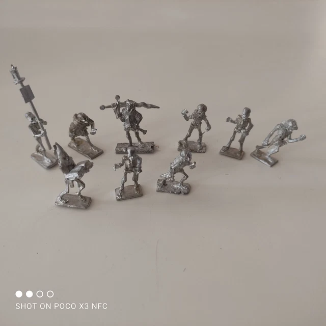 BEAU LOT DE Figurines Warhammer Plastiques Et Metal EUR 70