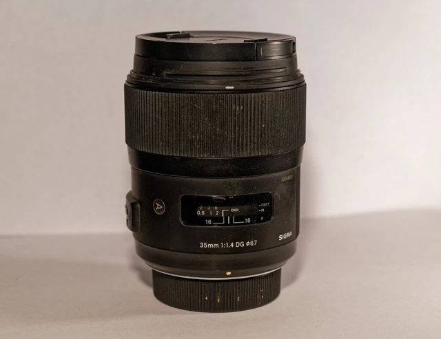 Sigma 35mm f1.4 DG HSM ART - Nikon F Mount Camera Lens