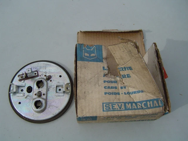 UN PHARE AVANT Sev Marchal Equilux Code Europeen E2 182 Citroen Ds 19