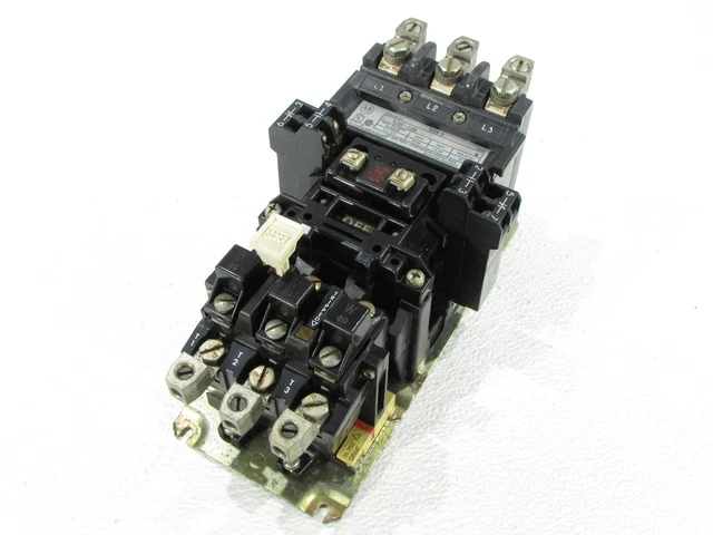 * Allen Bradley 520F-Cob Starter Multi Speed 600V Ac Max