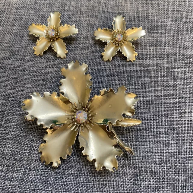 Big Gold Tone AB Rhinestone Ruffled Orchid Flower Metal Brooch Clip Earrings Set