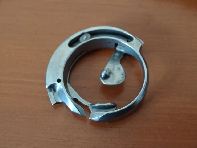 Ancienne Machine A Coudre SINGER