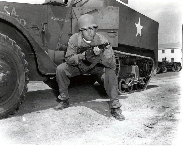 US-Army-Soldier-Thompson-Machine-Gun-Hal