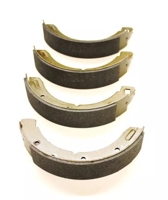 A Set Of Four Rear Brake Shoes For The Reliant Sabre + Scimitar Gte 1961 - 1975