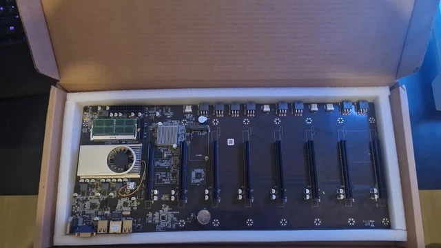 BTC-37 Machine minière Board Mère 8 Slots pour cartes graphiques DDR3