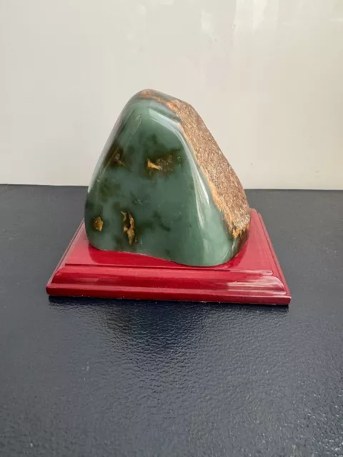 Beautiful Small Nephrite Jade Free-form Sculpture Fixed To Wooden Stand