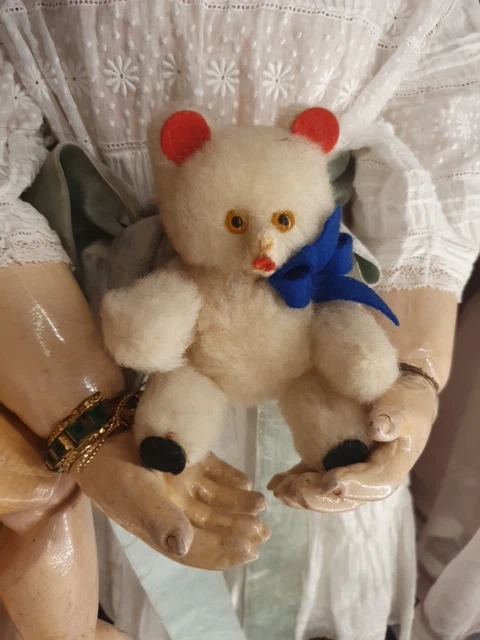 poupée porcelaine ancienne coffret penderie osier avec 2