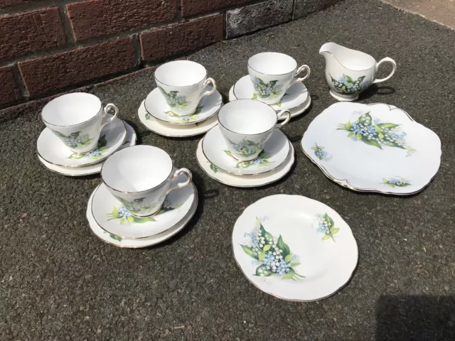 Royal Sutherland Fine Bone China Tea Service  + cakeplate & milk jug