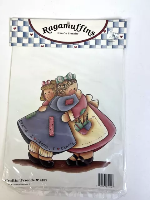Ragamuffins 1991 Iron-On Transfer ""Craftin' Friends"" azul country rosa