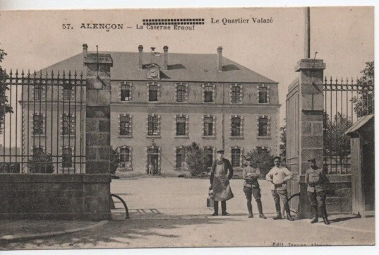CPA - ALENÇON - La Caserne Ernouf - Le Quartier Valazé