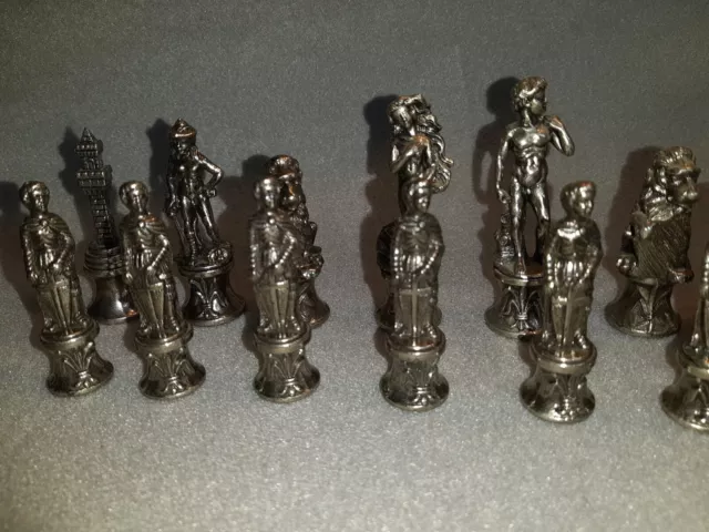 set completo scacchi in metallo pezzi bianchi e neri chess metal IILA 2