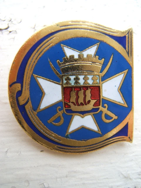 INSIGNE MILITAIRE FRANÇAIS 1Er Regiment De Chasseurs 39-45 Militaria