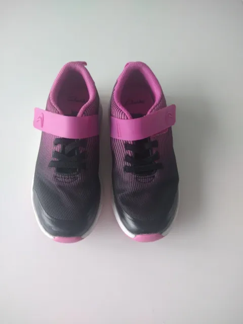 Clarks Aeon Pace children Trainers shoes Pink black sneakers size 10.5 euro 28.5