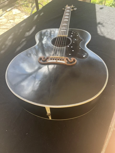 Gibson J200 11