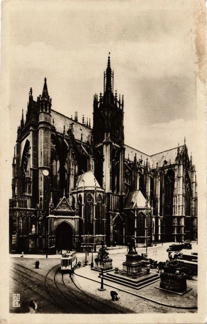 CPA AK METZ La Cathedrale (255254)