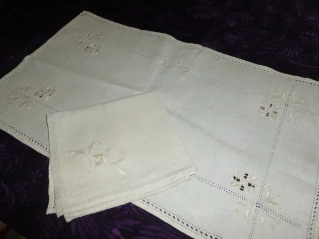 Vintage 8 Piece set Madeira Placemats Napkins Hand Embroidery Linen
