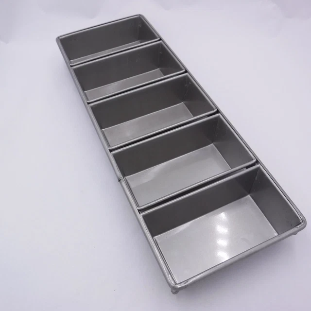 Chicago Metallic 1Lb 5 Strap Glazed Aluminized Steel Commercial Bread Loaf Pan