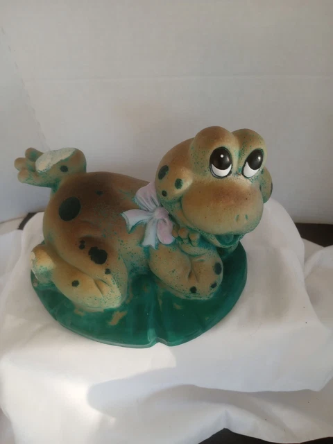 Vintage Frog Figurine 🐸 Patio Lawn Ornament Garden Novelty Statue Adorable
