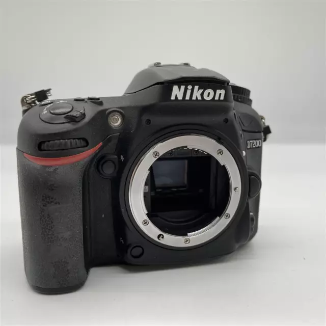 Nikon D7200 SLR-Digitalkamera (24 Megapixel, 8 cm (3,2 Zoll) LCD-Display, Wi-Fi,
