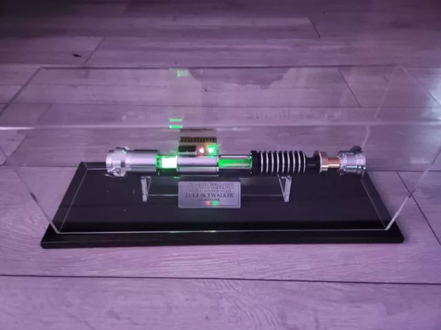 Star Wars Luke Skywalker Return Of The Jedi Reveal Lightsaber with Display Case