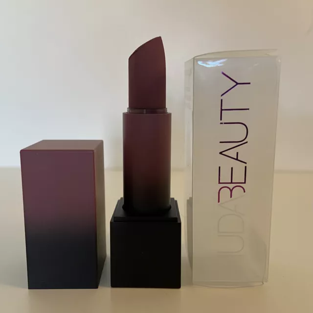 ***Huda Beauty **Matte Lipstick** Farbe: Pool Party**nur geswatcht***