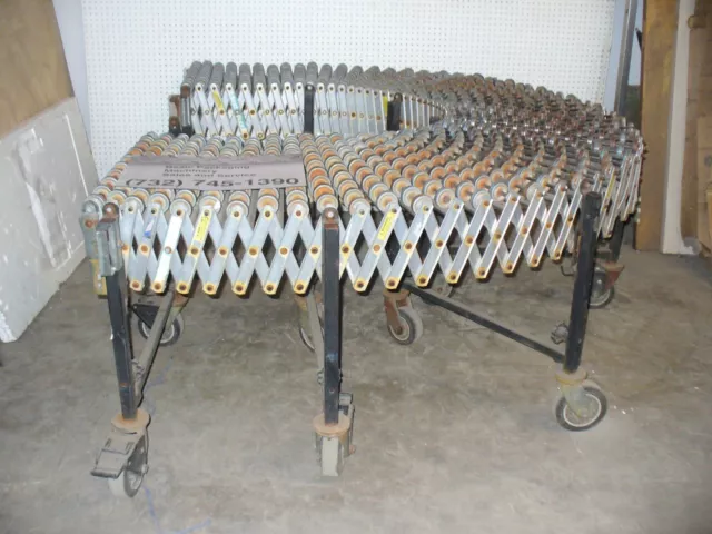 Bestflex Model# 200 Expandable/Portable Skatewheel Conveyor 24' x 24" on castors