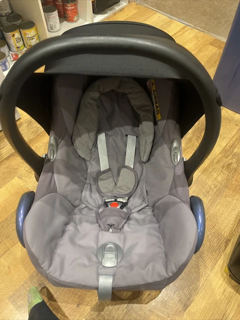 Maxi-Cosi CabrioFix Baby Car Seat - Essential Black