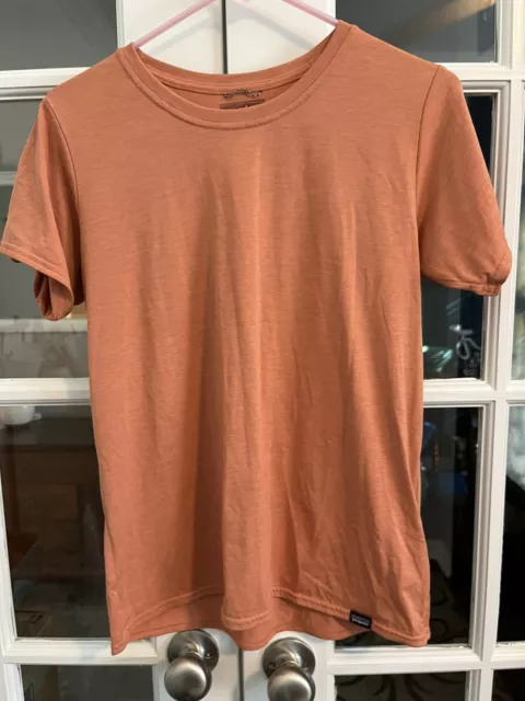 Patagonia Short Sleeve Capilene Cool Daily Shirt Size M Base Layer fair trade Patagonia Short Sleeve Capilene Cool Daily Shirt Size M Base Layer fair trade