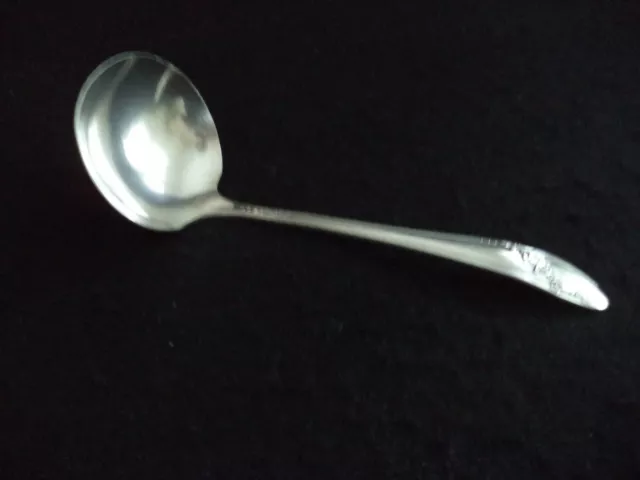 Silverplate gravy spoon or sauce ladle Betty Crocker Queen Bess II by Oneida