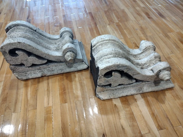 Pair Of Vintage Wood Architectural Antique Salvaged Corbels Victorian Plantation