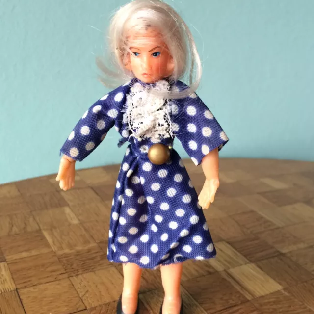 Püppchen Puppe Frau Ari blond Gummi Puppenstube Puppenhaus  dollhouse doll
