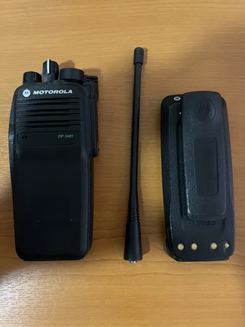 Motorola DP3400/3401 UHF 403-470MHz DMR Digital, battery, beltclip & antenna