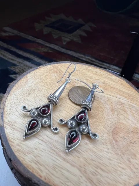 teardrop Garnet Earrings sterling Vintage Earrings! unique design! - 9.7g - B3