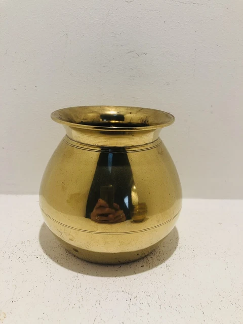 Vase Indo-persan, 61 cm, lourd laiton gravé au burin vers