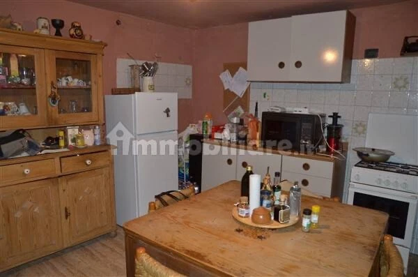 House for sale private overseas property near Verona in Italy 3