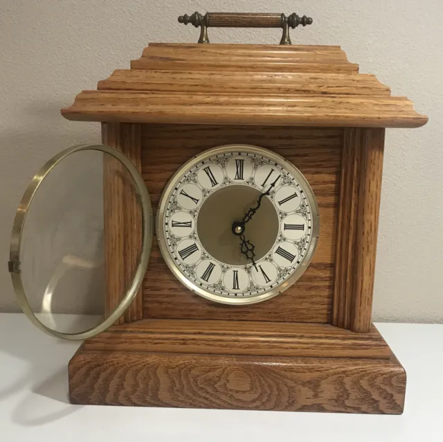 Vintage Rhythm Watch Co Solid Oak Quartz Mantel Clock Westminster Chime Battery 2