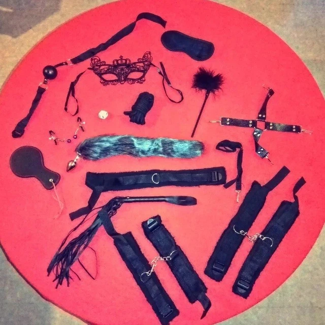 Kit BDSM Débutant - Bâillon, Fouet, Pinces, Laisse Et Collier Noir Pour Jeux De Soumission