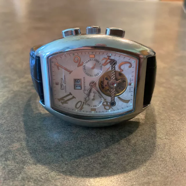 DANIEL STEIGER "Inspiration" 35 JEWEL AUTOMATIC WATCH w/DAY/DATE/MONTH & LEATHER